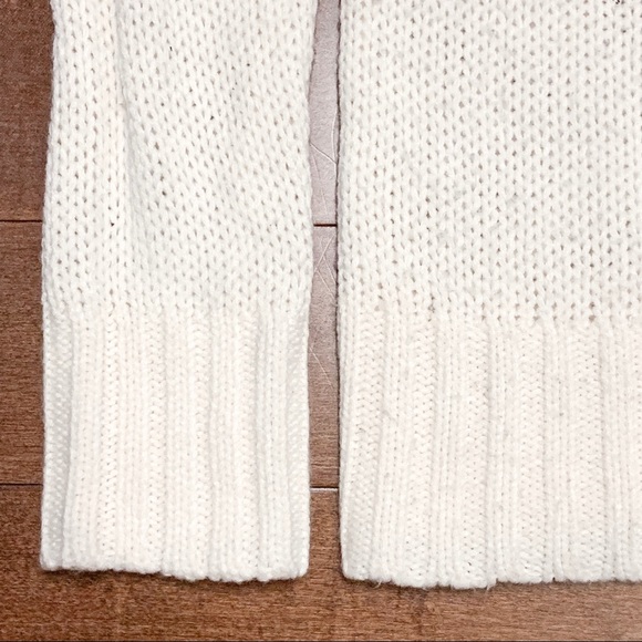 Off-the-shoulder Sweater - Picture 6 of 8